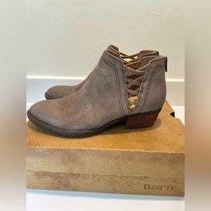 NEW BORN Womens Waterville Woven Leather Ankle Boot/Back Zip Size US 8 Taupe